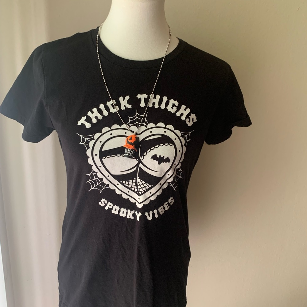 Halloween Vibes T-shirt 🎃